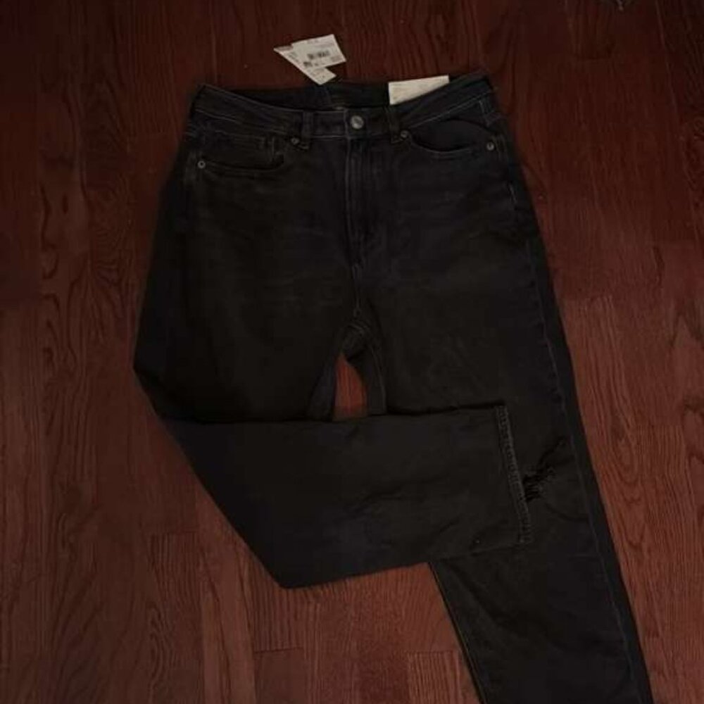 American Eagle AE Black Distressed Mom Jeans W8 High Rise - Picture 3 of 8